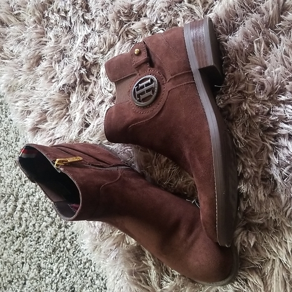 Tommy Hilfiger Shoes - Tommy Hilfiger brown boots 7
